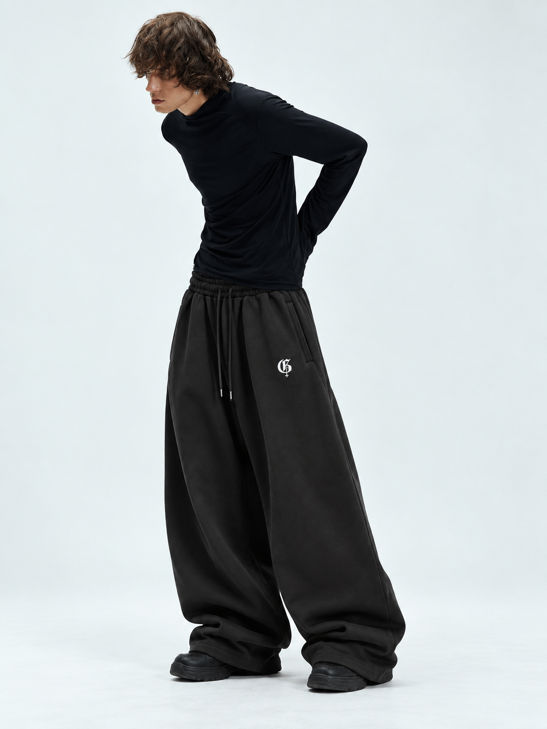 Can Skinny Guys Wear Baggy Pants? Yes - Here's How (With Proof)