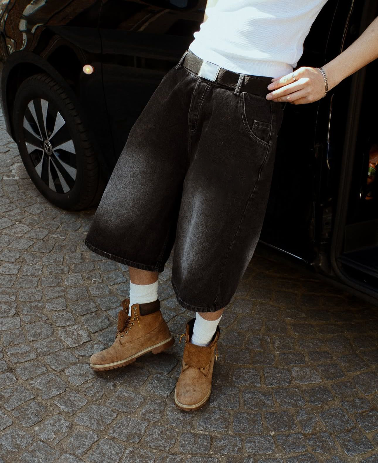 Black Washed Denim Genrage Jorts