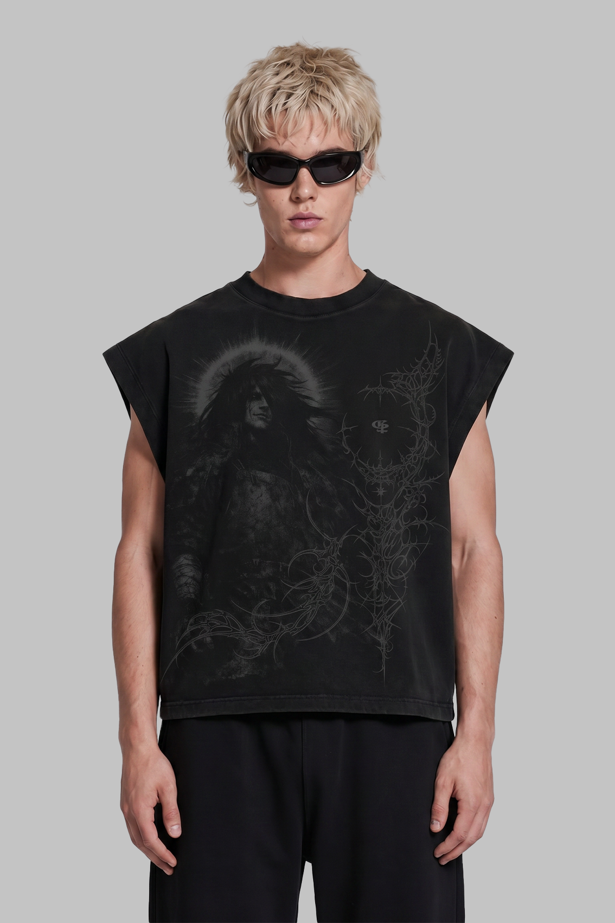 madara-black-boxy-unisex-vest-genrage-2