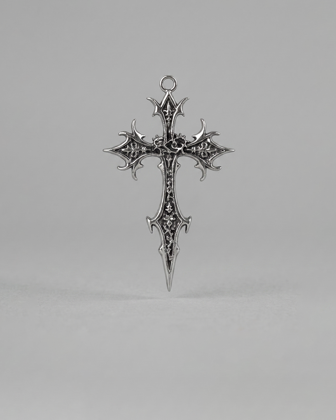 thorn-charm-pendant-genrage-1